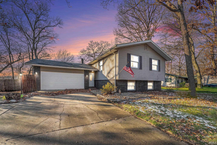 50801  Oak Tree Lane Bristol, IN 46507 | MLS 202446189