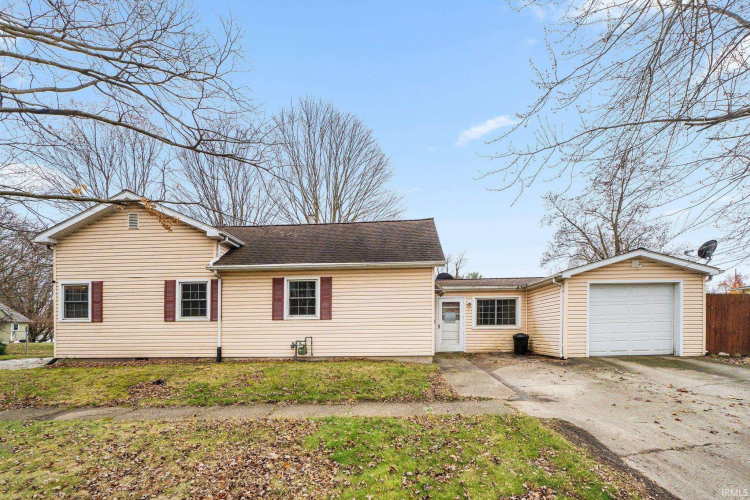 421 N Columbia Street Warsaw, IN 46580-2604 | MLS 202446317