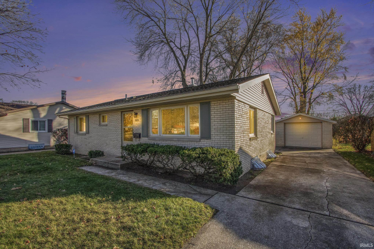 2740  Kettering Drive Drive South Bend, IN 46635 | MLS 202446348