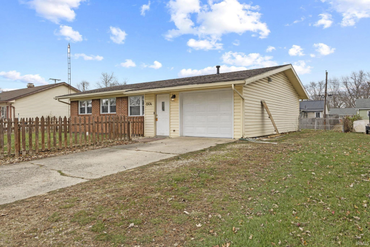 1904 S Phillips Drive Muncie, IN 47302 | MLS 202446391