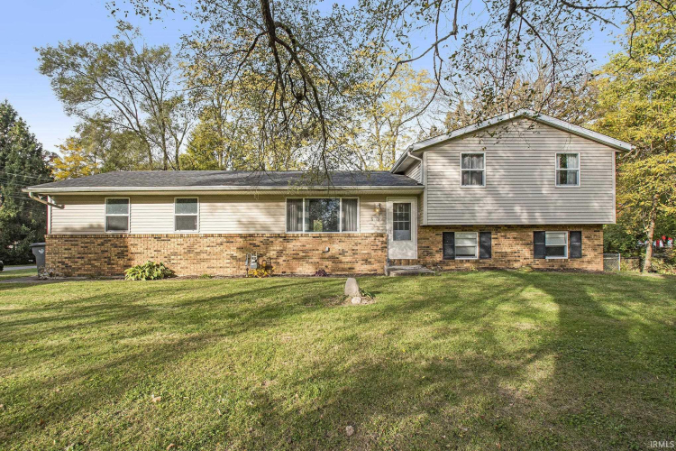 51877  Kenilworth Road South Bend, IN 46637 | MLS 202446424