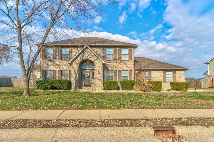 10100  Oshkosh Drive Newburgh, IN 47630-7719 | MLS 202446519