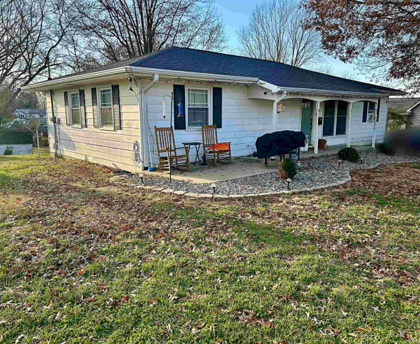 408 S Kentucky Avenue Loogootee, IN 47553 | MLS 202446880