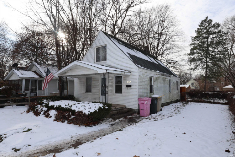 2001  Clyde Street South Bend, IN 46613 | MLS 202446900