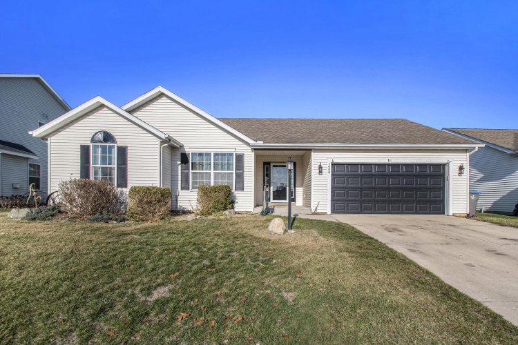 1408  Starlite Trail Drive Osceola, IN 46561 | MLS 202446923