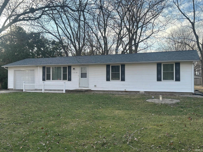 1318  Saint Marys Drive Warsaw, IN 46580-4825 | MLS 202446927