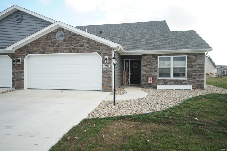 3900  Gussie Court Warsaw, IN 46582-1301 | MLS 202446982