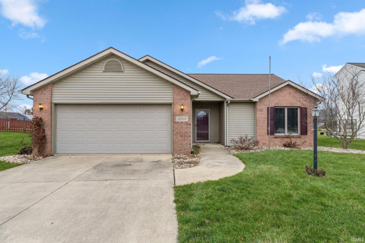 12011  Caroll Creek Run Fort Wayne, IN 46818 | MLS 202447196