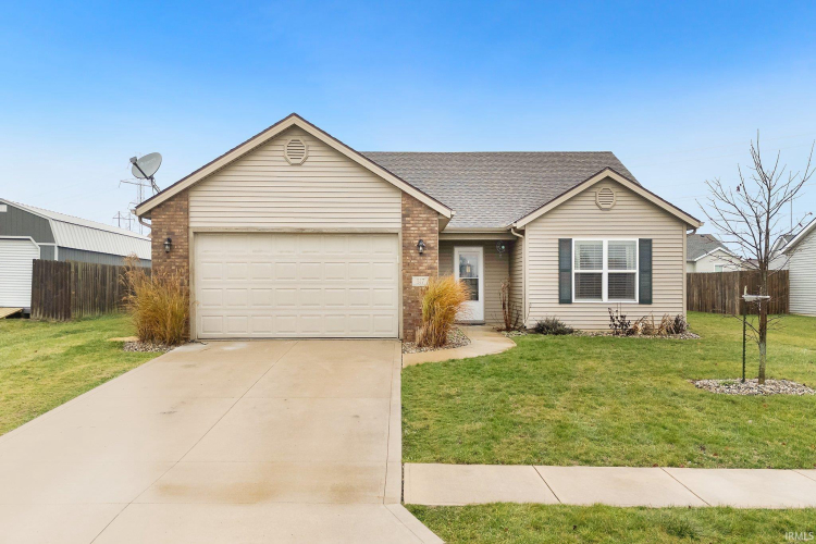 317  Sycamore Way Avilla, IN 46710-9472 | MLS 202447466