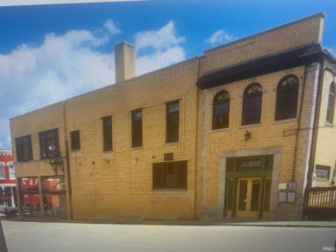 Listing Image 4