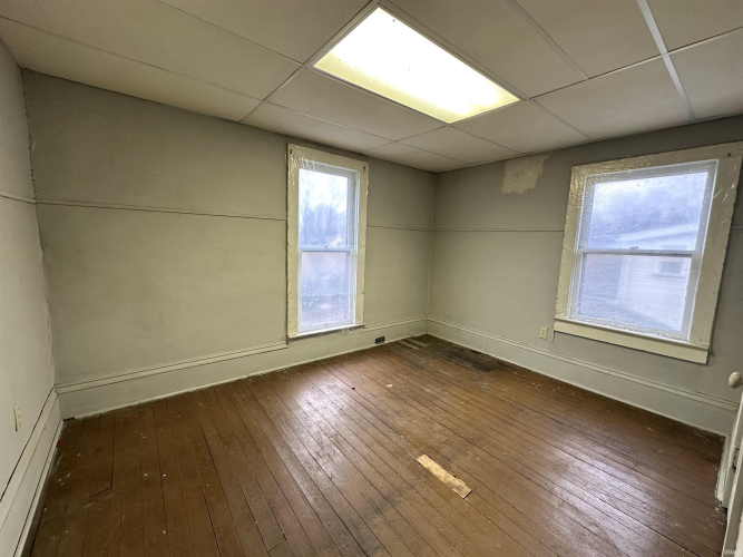 Listing Image 16