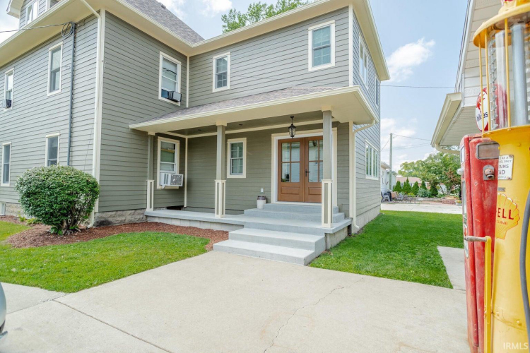 Listing Image 5