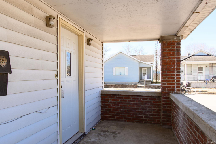 Listing Image 5