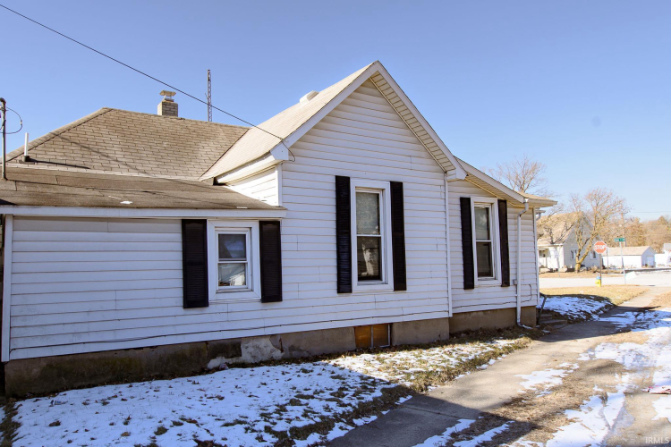 Listing Image 9