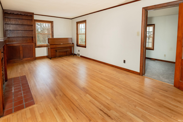 Listing Image 9