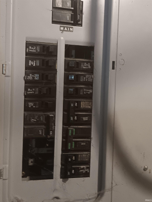 Listing Image 10