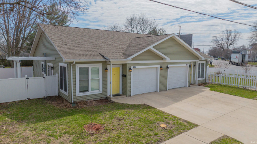 Listing Image 19