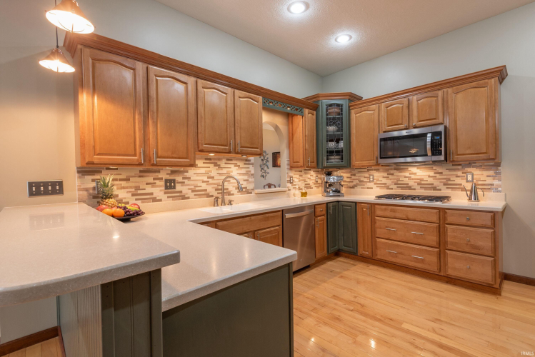 Listing Image 11