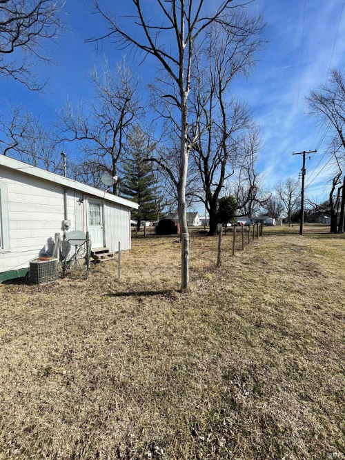 Listing Image 4