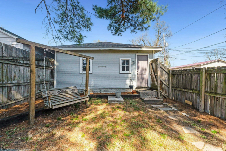Listing Image 23
