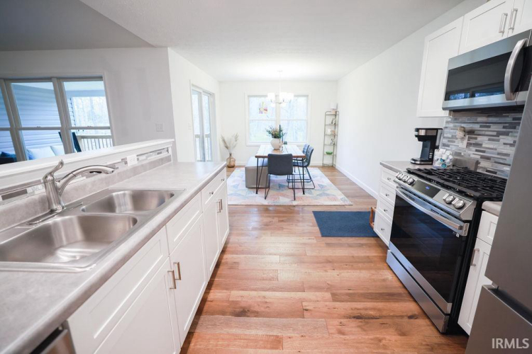 Listing Image 19
