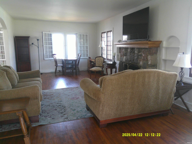 Listing Image 7