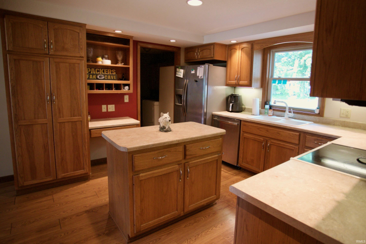 Listing Image 8