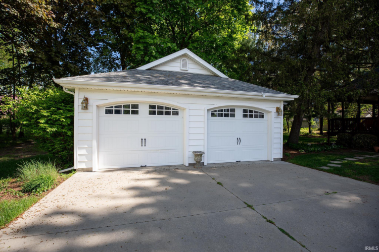 Listing Image 16