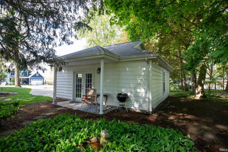 Listing Image 8