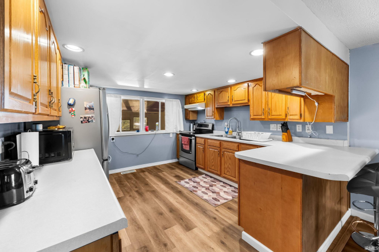 Listing Image 5