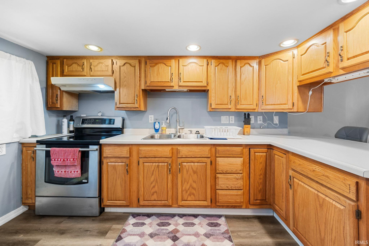 Listing Image 6