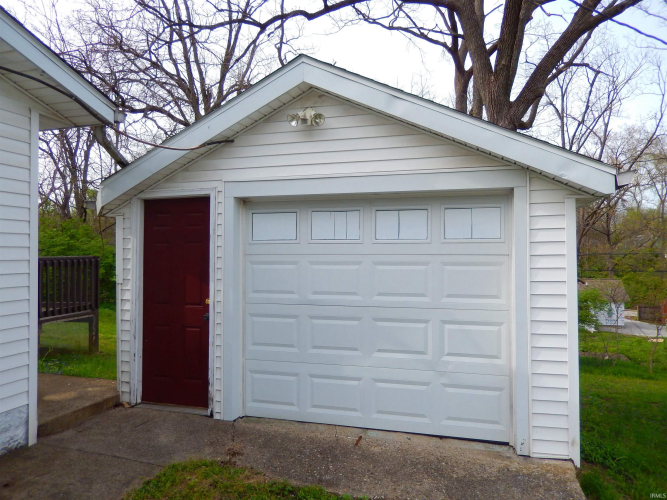 Listing Image 3