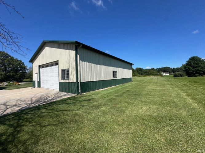 Listing Image 4