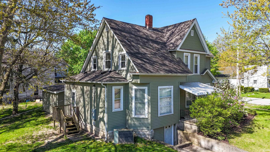 Listing Image 4