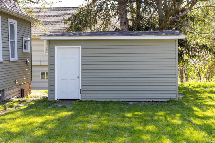 Listing Image 6