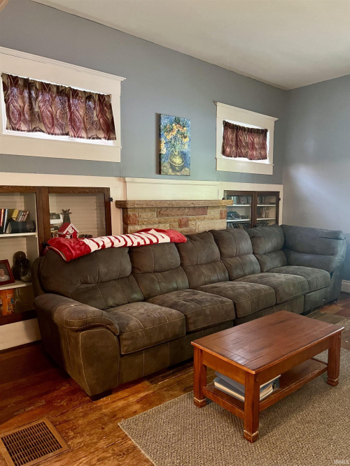 Listing Image 7