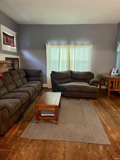 Listing Image 8