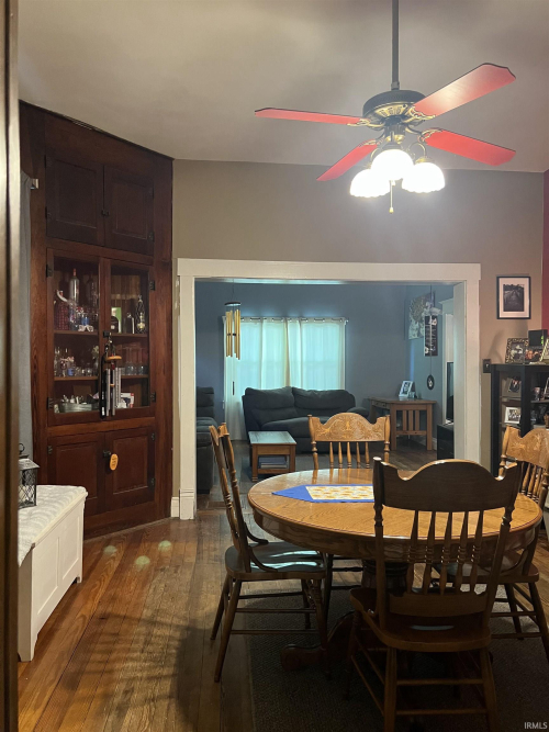 Listing Image 10