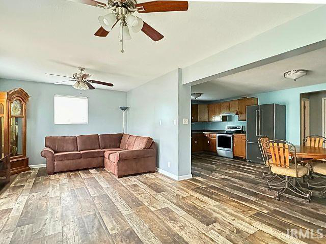 Listing Image 7