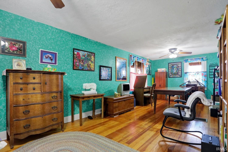 Listing Image 20