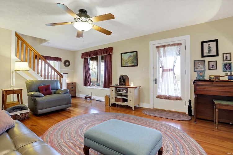 Listing Image 7