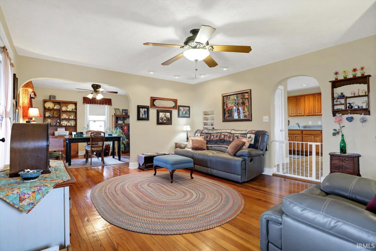 Listing Image 8