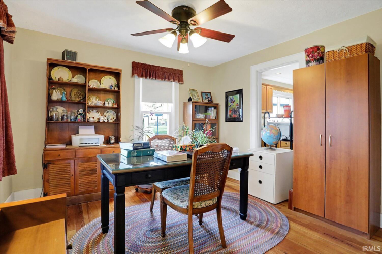 Listing Image 9