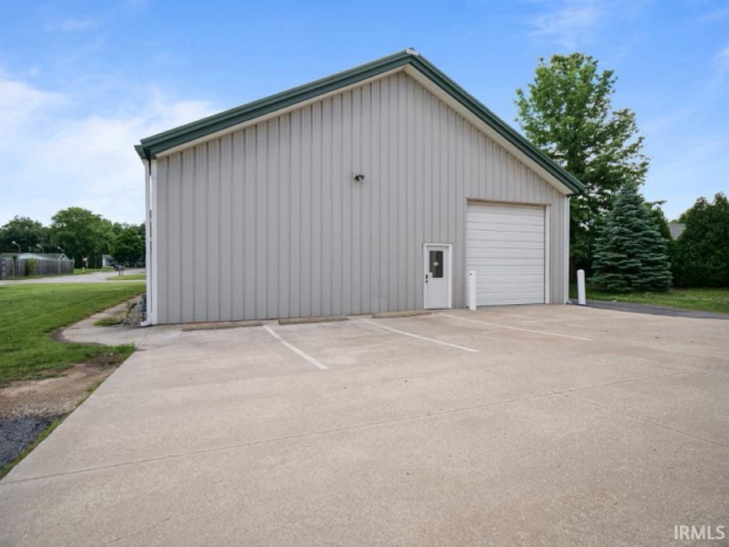 Listing Image 5