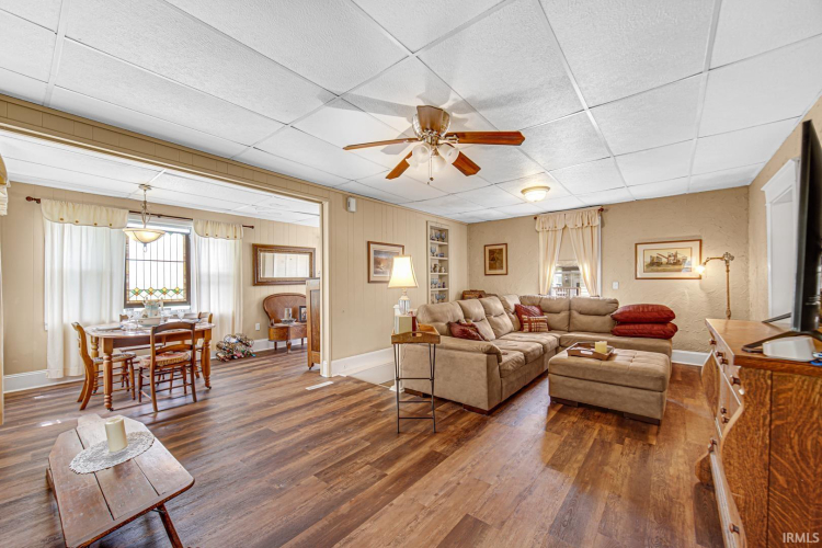 Listing Image 16