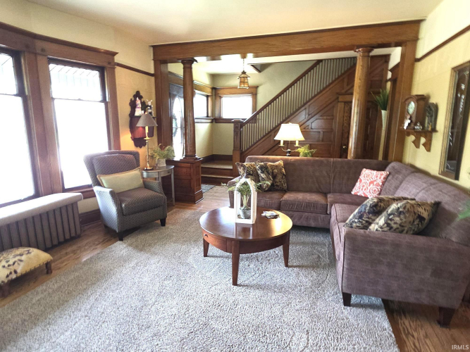 Listing Image 5