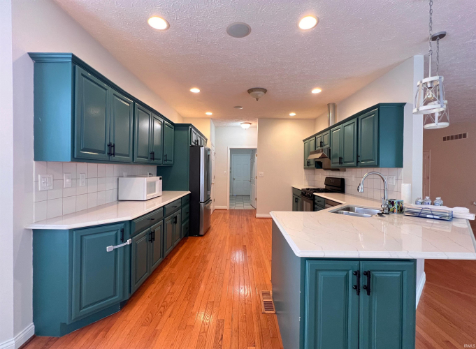 Listing Image 14