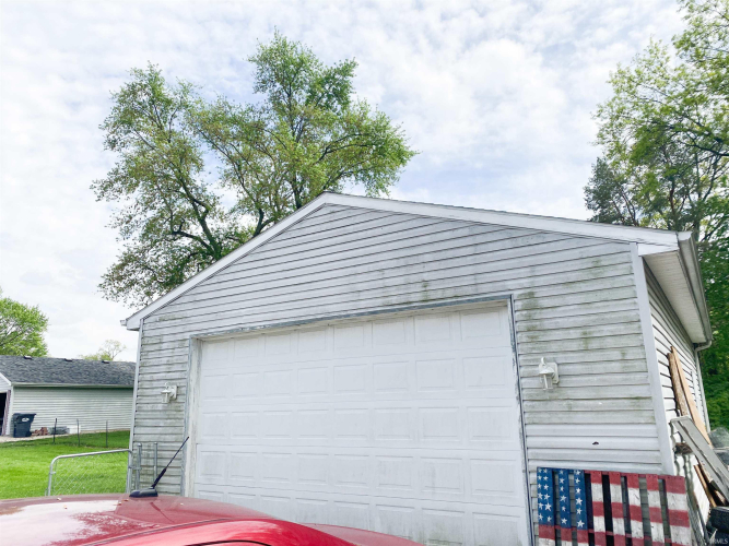 Listing Image 5
