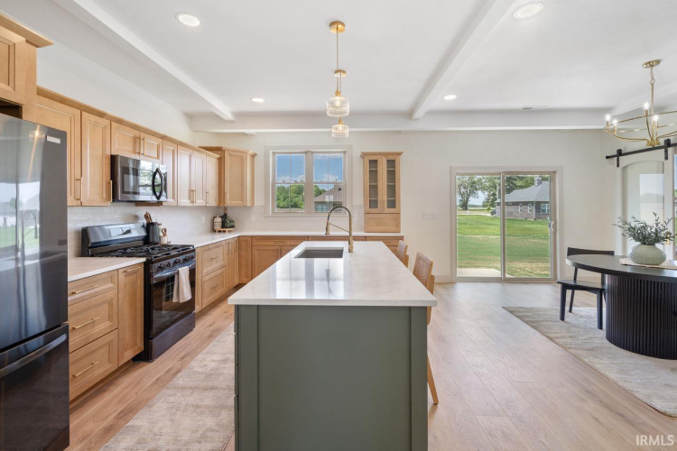 Listing Image 10