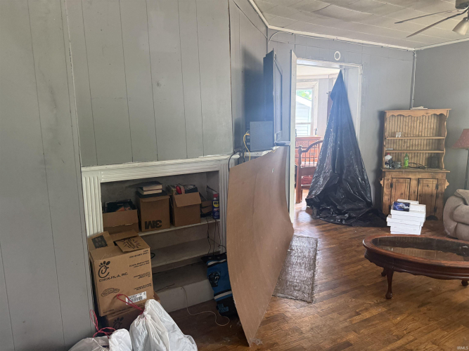 Listing Image 6